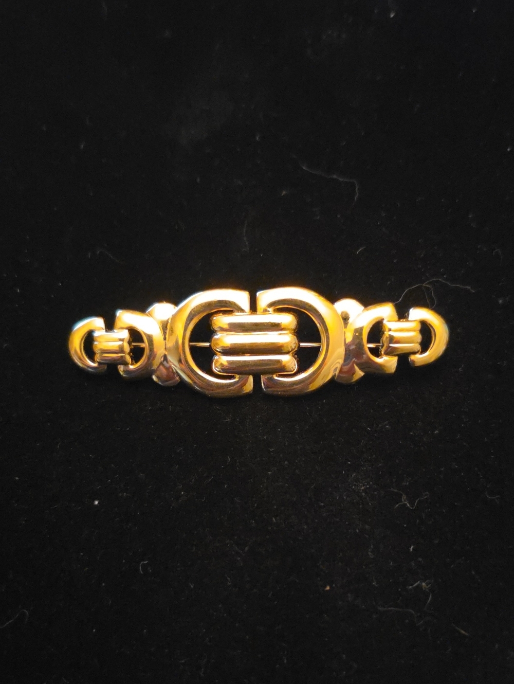Trifari Gold Tone Linked Collar Or Lapel Brooch